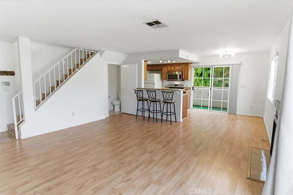 Building Photo - 14727 Magnolia Blvd #110