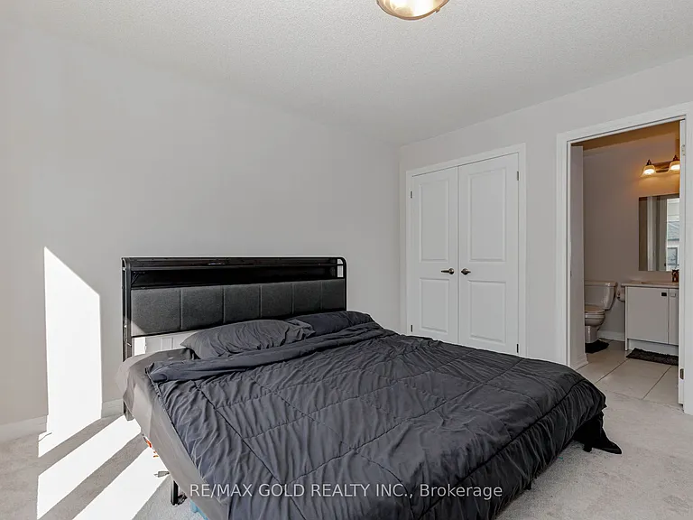 585 Colborne St #1007 — Photo 34