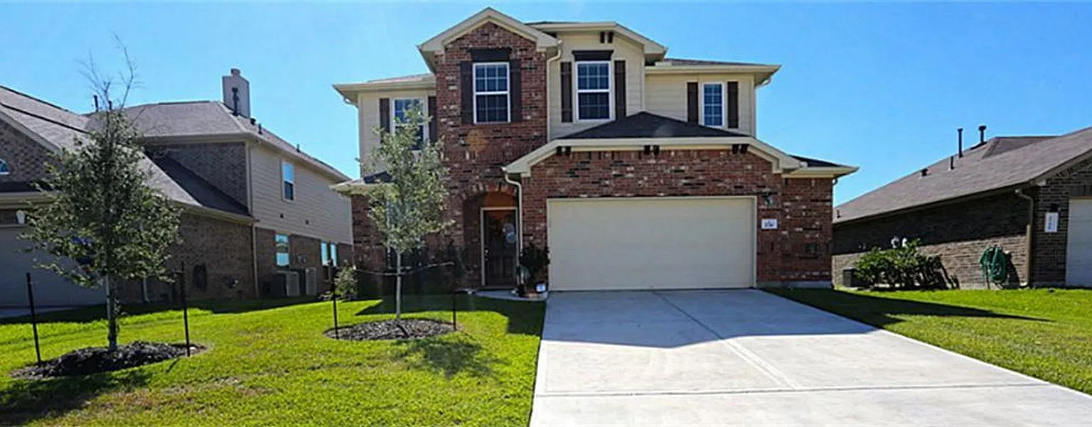 4 bed, 2.5 bath, 2859 sqft, $2,500 — Photo 2
