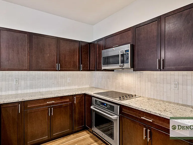 3118 Vallejo St — Photo 6