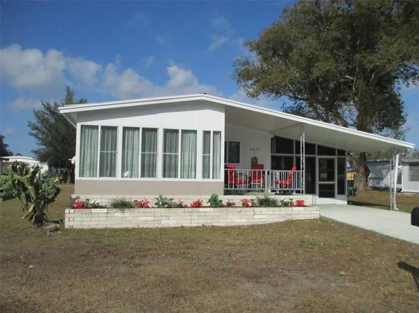 4611 Orange Blossom Dr, Zephyrhills, FL 33542