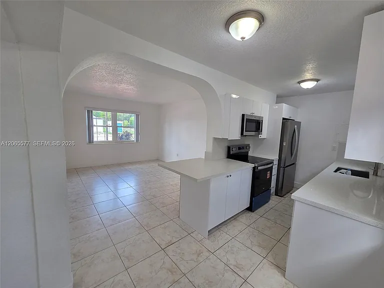 10500 SW 30th St — Photo 5
