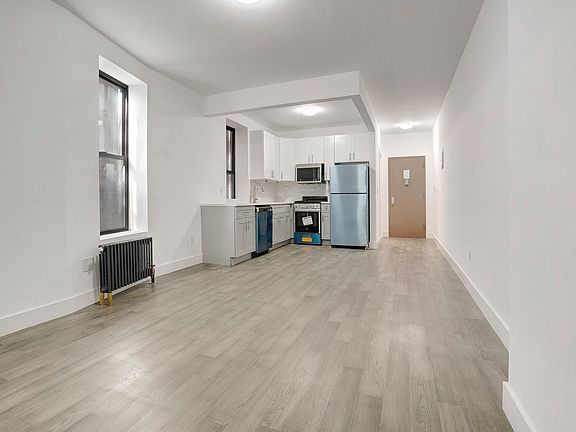 5th image of 136 E 96th St #3D