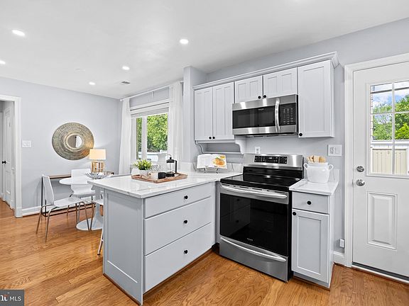 2nd image of 7968 Bolling Dr