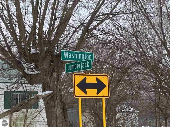 W Washington Rd, Sumner, MI 48889