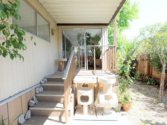 4th image of 594 Hermitage Dr #594