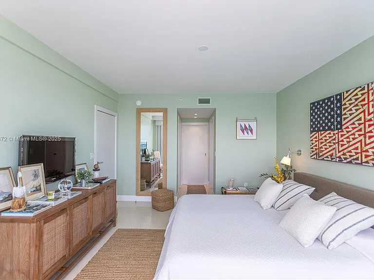 520 West Ave #1102 — Photo 18