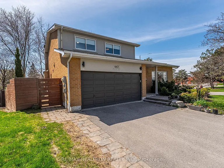 117 Cardinal Cres #UPPER — Photo 3