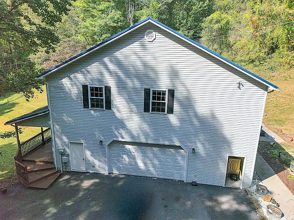 3rd image of 955 Wakefield Dr