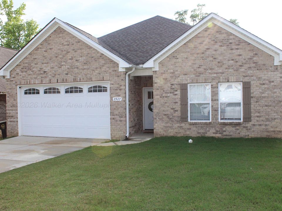 1st image of 2927 Phelan Cir SE