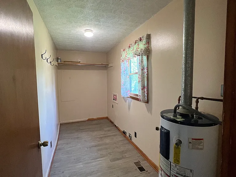 473 Dooley St — Photo 3