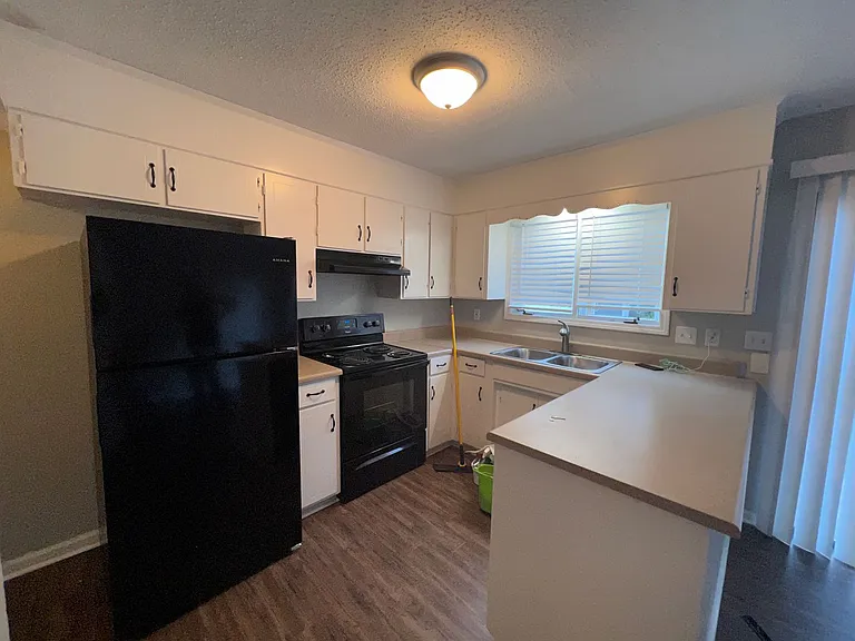 9007 Mahogany Row SE — Photo 3