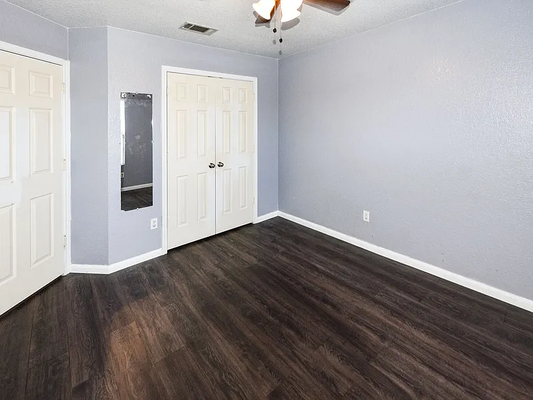 2305 Riley Dr — Photo 18