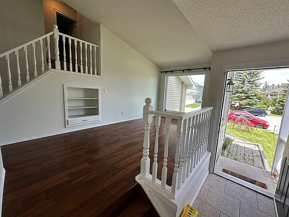 3rd image of 343 Macewan Valley Mews NW