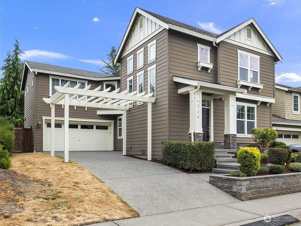 1st image of 574 Lyons Pl NE