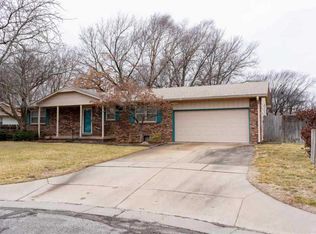 1621 N Prescott Cir, Wichita, KS 67212