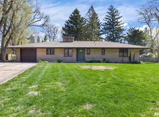 2 Greenview Ct, Springfield, IL 62704