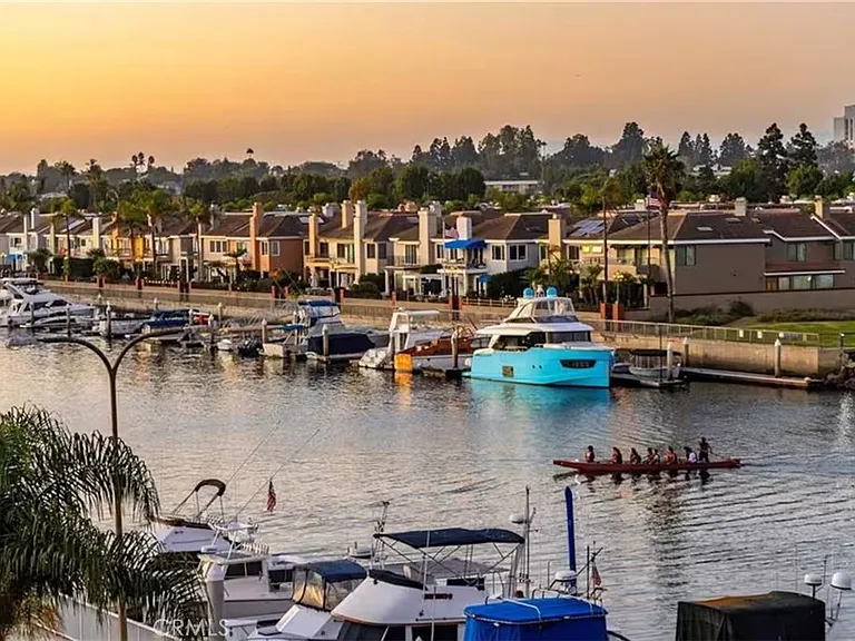 5327 Marina Pacifica Dr #KEY19 — Photo 54