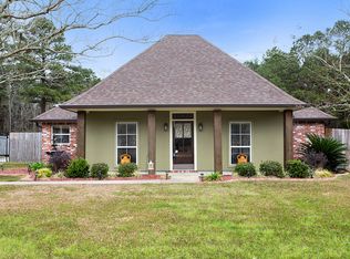 17627 Hearthwood Dr, Greenwell Springs, LA 70739