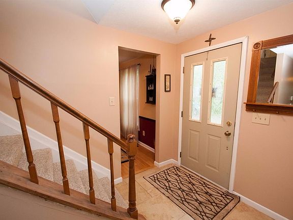 4th image of 505 Charles Ct
