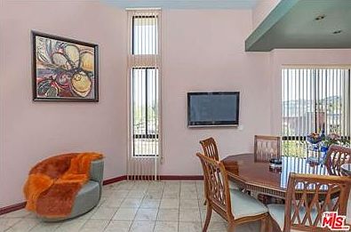 5th image of 13920 Moorpark St APT 302