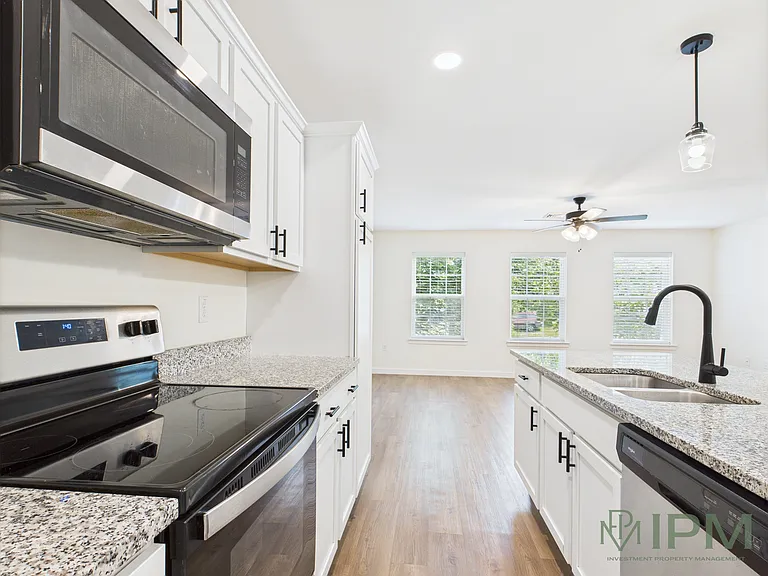 2572 Emma Ln — Photo 1