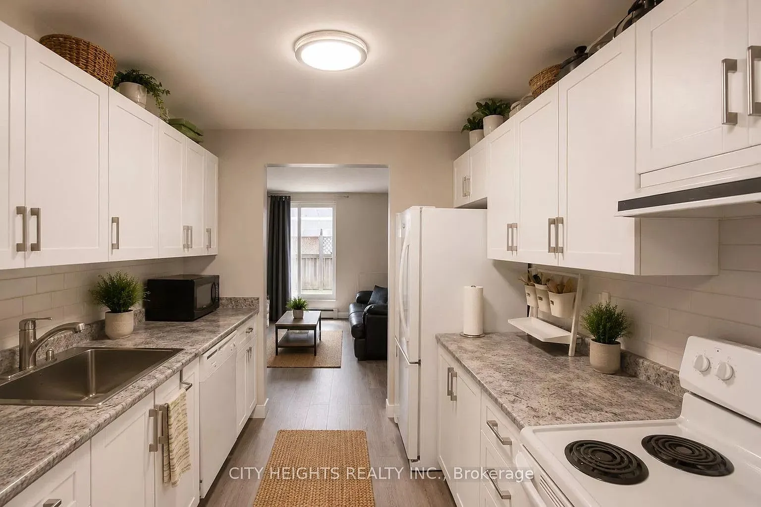 3 bed, $1,800 — Photo 4