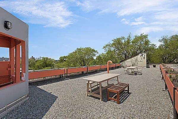 Rented by Compass | media 9