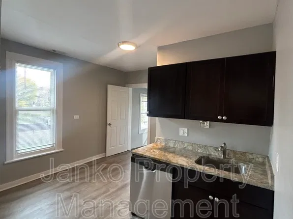 7321 S Kenwood Ave #2, Chicago, IL 60619