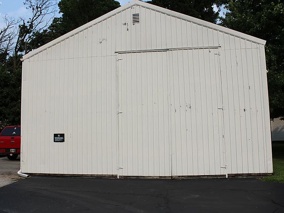 3rd image of 131 Ashford Ave