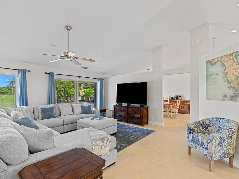7598 Fairway Trl — Photo 6