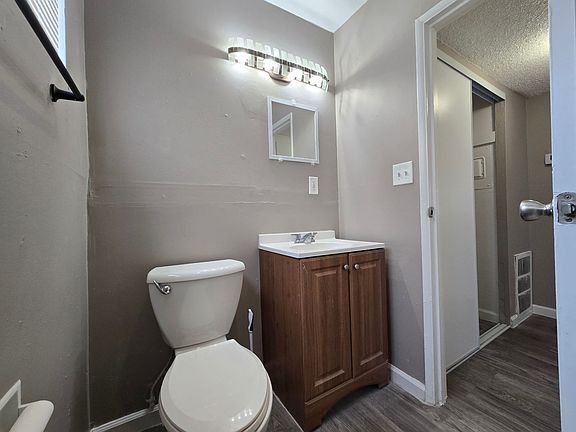 4th image of 2100-2104 E Sunrise Ave #8