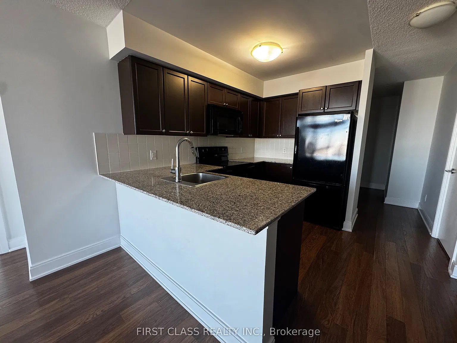 3 bed, $2,700 — Photo 3