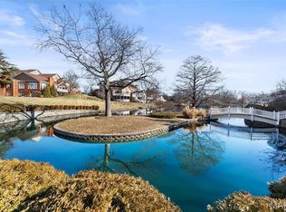 260 Carlyle Lake Dr, Saint Louis, MO 63141