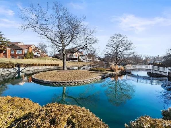 260 Carlyle Lake Dr, Saint Louis, MO 63141