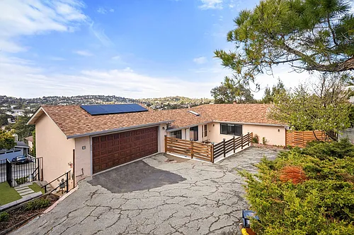 70 Adam Ct Photo 1