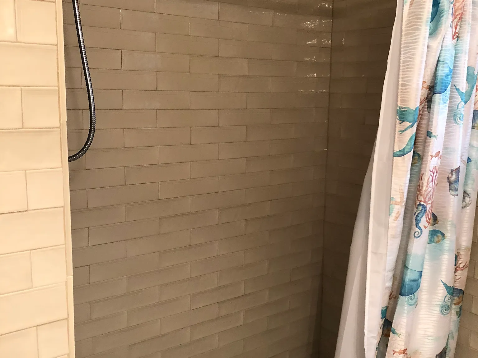 3 Bedroom POOL Home — Photo 3