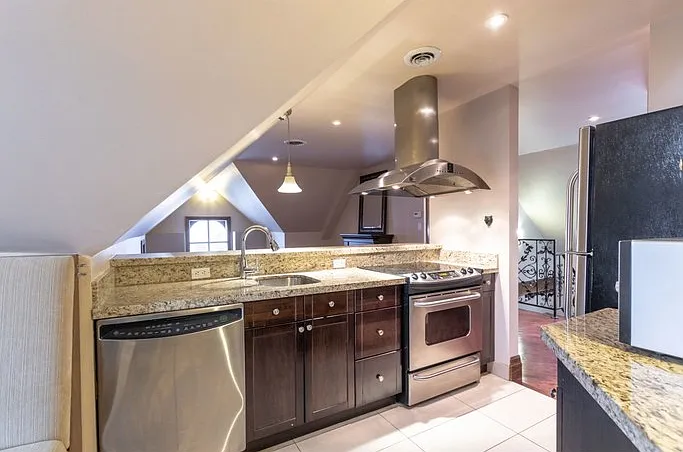 1 bed, 1.0 bath, 795 sqft, $1,500 — Photo 2