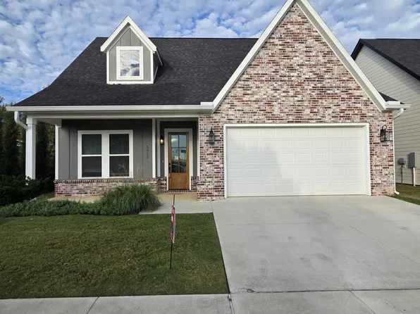 5912 S 41st St, Rogers, AR 72758