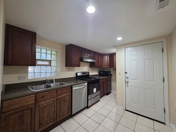 4th image of 6022 N Washtenaw Ave #B
