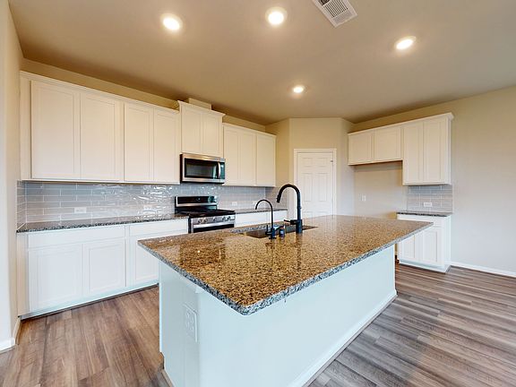 Sierra Vista - Brenham Interior Image 5