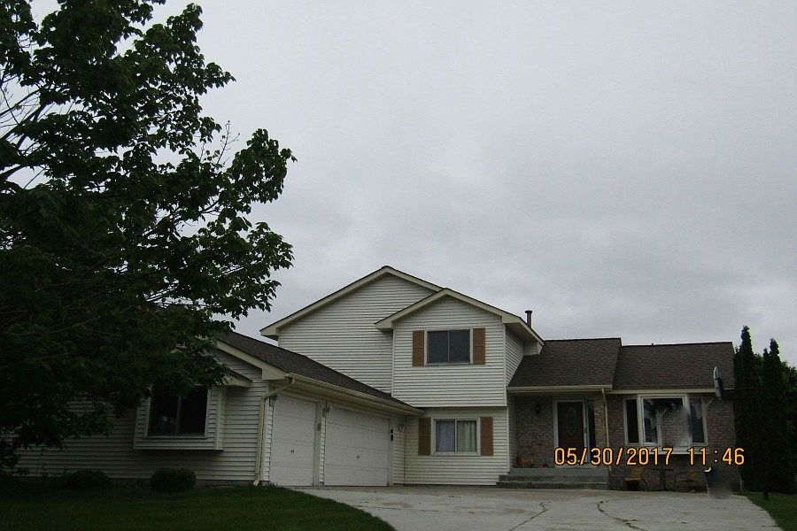 1st image of 3044 92nd Ave NE