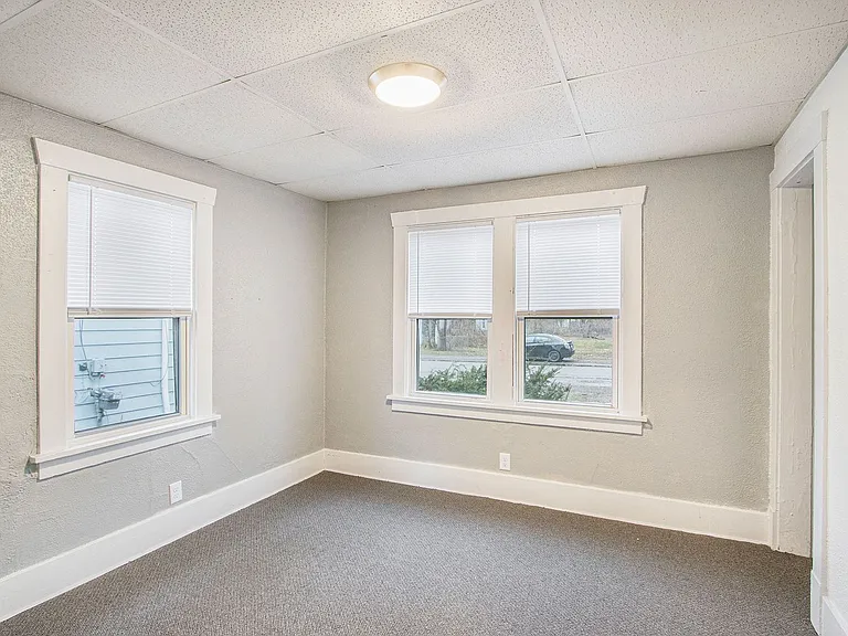 702 Fenimore Ave — Photo 12