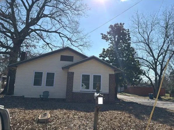 811 11th Ave, Midfield, AL 35228