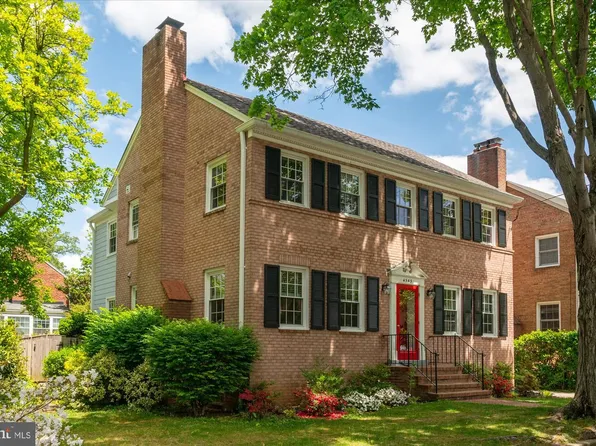 4543 Alton Pl NW, Washington, DC 20016
