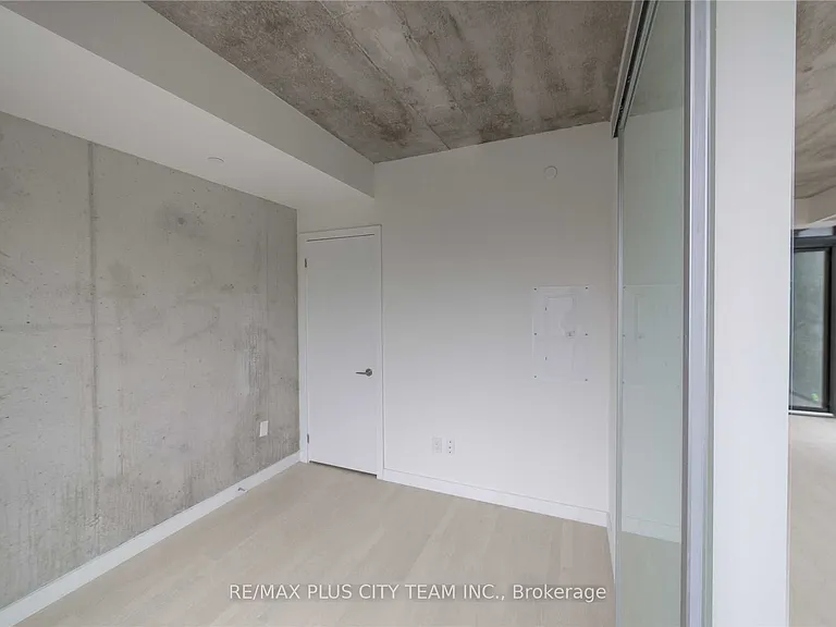 246 Logan Ave #309 — Photo 8