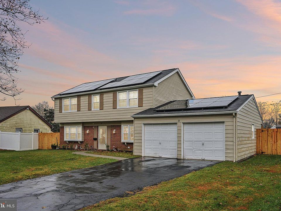 1st image of 32 Exton Ln