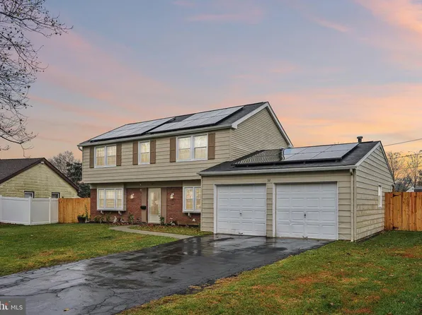 32 Exton Ln, Willingboro, NJ 08046