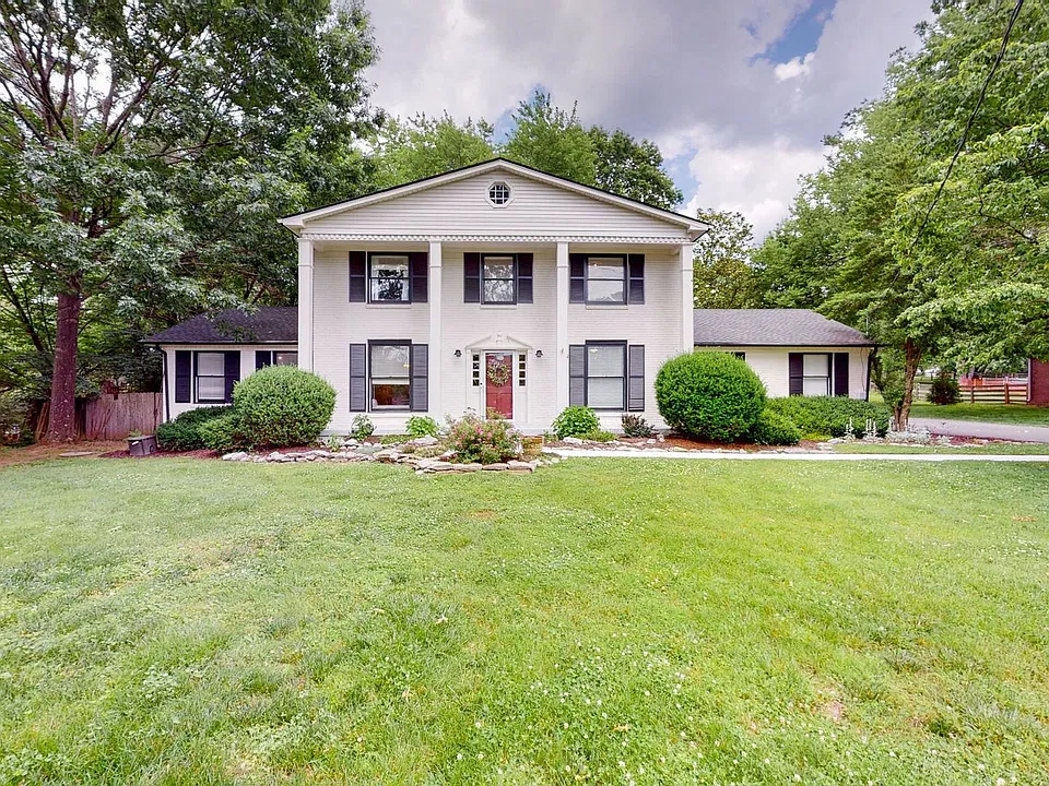 706 Wilson Pike