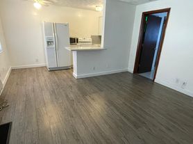 930 NE 17th Ave, Fort Lauderdale, FL
